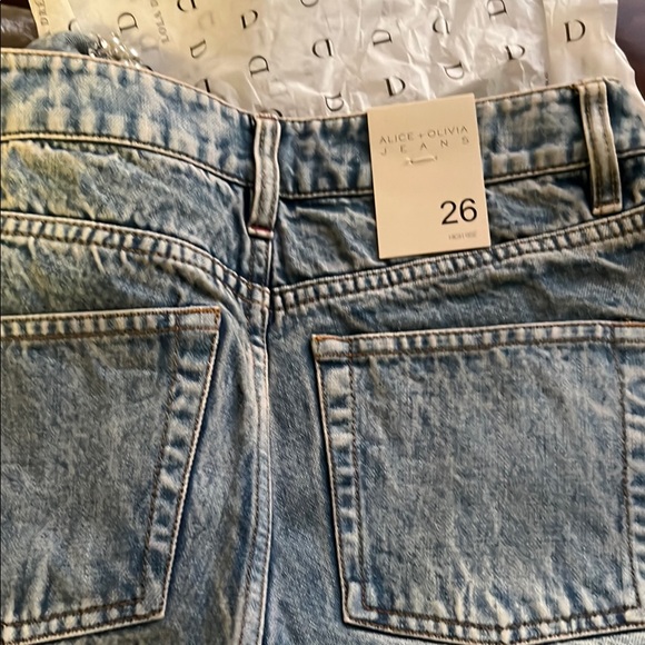 NWT Alice + Olivia Ora embellished Jeans 26 - Picture 4 of 7
